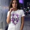 Camiseta "Calavera Amatista" - Cráneo y Rosas Púrpuras